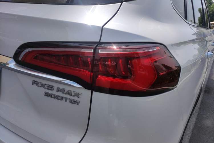 Used Roewe RX5 MAX 2019 300TGI Automatic Smart Cabin Flagship Edition Right Rear Taillight