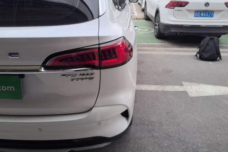 Used Roewe RX5 MAX 2019 300TGI Automatic 4G Connect Luxury Edition Right Rear Taillight