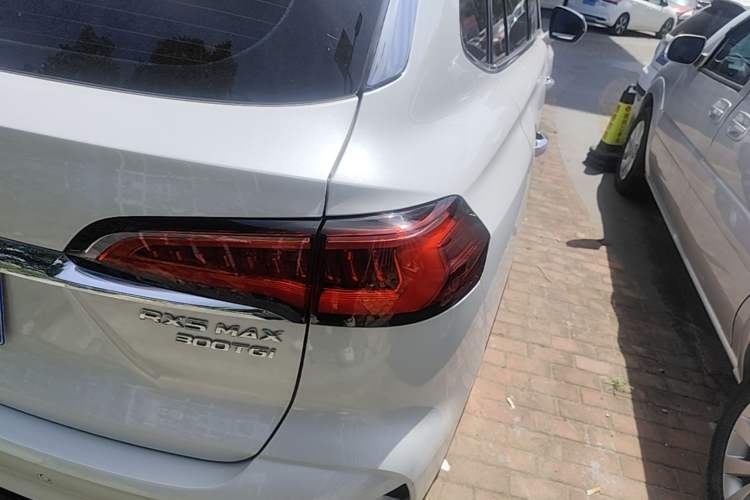 Used Roewe RX5 MAX 2019 300TGI Automatic 4G Connect Luxury Edition Right Rear Taillight