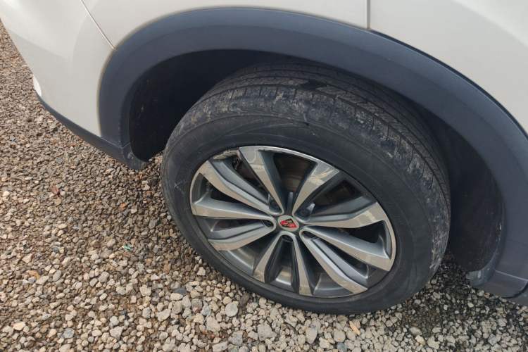 Used Roewe RX5 MAX 2019 300TGI Automatic 4G Connect Luxury Edition Right Rear Wheel Hub