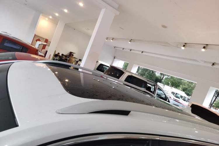 Used Roewe RX5 MAX 2019 300TGI Automatic 4G Connect Luxury Edition Roof