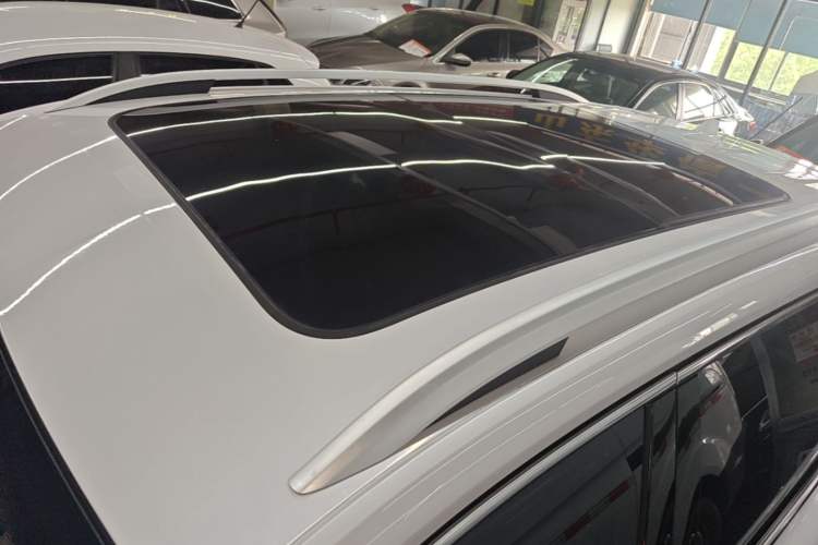 Used Roewe RX5 MAX 2019 300TGI Manual 4G Connect Luxury Edition Roof