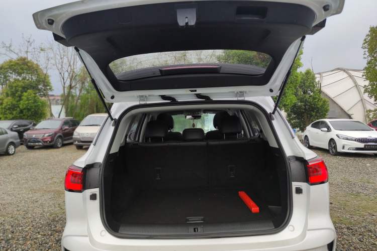 Used Roewe RX5 MAX 2019 300TGI Automatic 4G Connect Luxury Edition Trunk