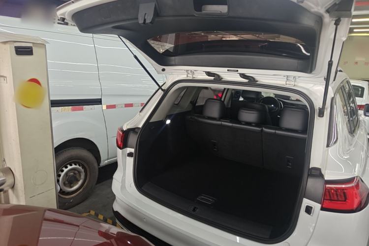 Used Roewe RX5 MAX 2019 300TGI Manual 4G Connect Luxury Edition Trunk