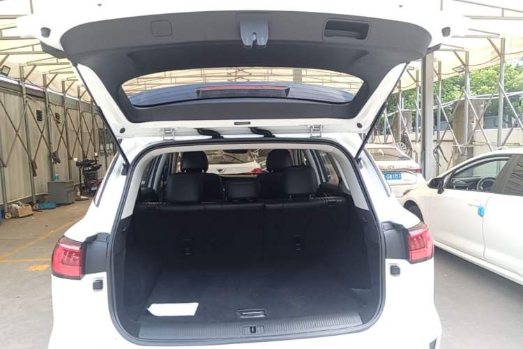 Used Roewe RX5 MAX 2019 300TGI Automatic 4G Connect Luxury Edition Trunk