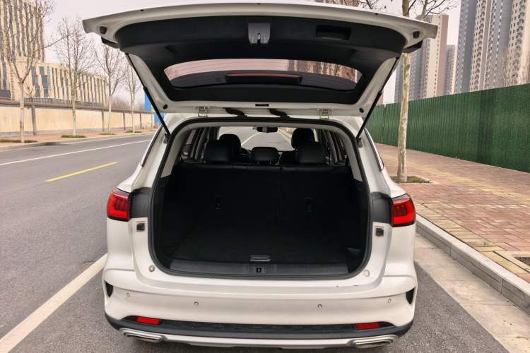 Used Roewe RX5 MAX 2019 300TGI Automatic 4G Connect Luxury Edition Trunk