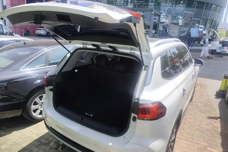 Used Roewe RX5 MAX 2019 300TGI Automatic 4G Connect Luxury Edition Trunk
