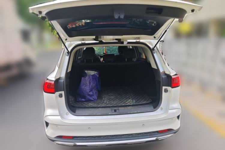 Used Roewe RX5 MAX 2019 300TGI Automatic 4G Connect Luxury Edition Trunk