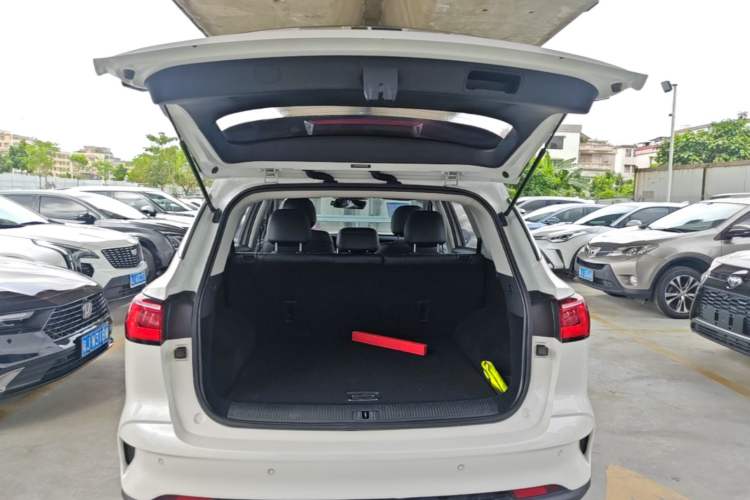 Used Roewe RX5 MAX 2019 300TGI Automatic 4G Connect Luxury Edition Trunk