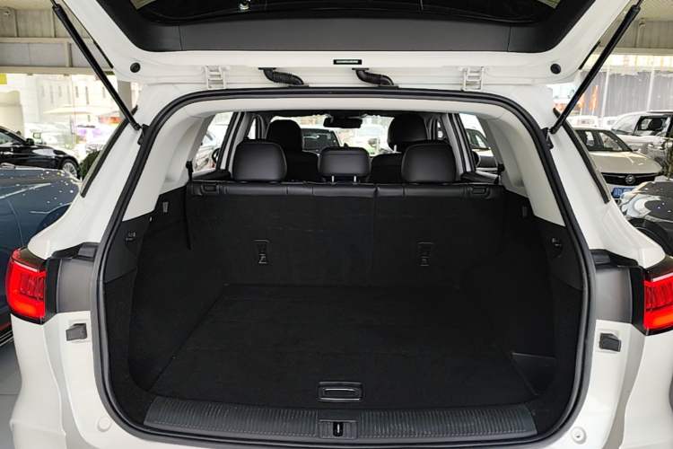 Used Roewe RX5 MAX 2019 300TGI Automatic Smart Cabin Luxury Edition Trunk