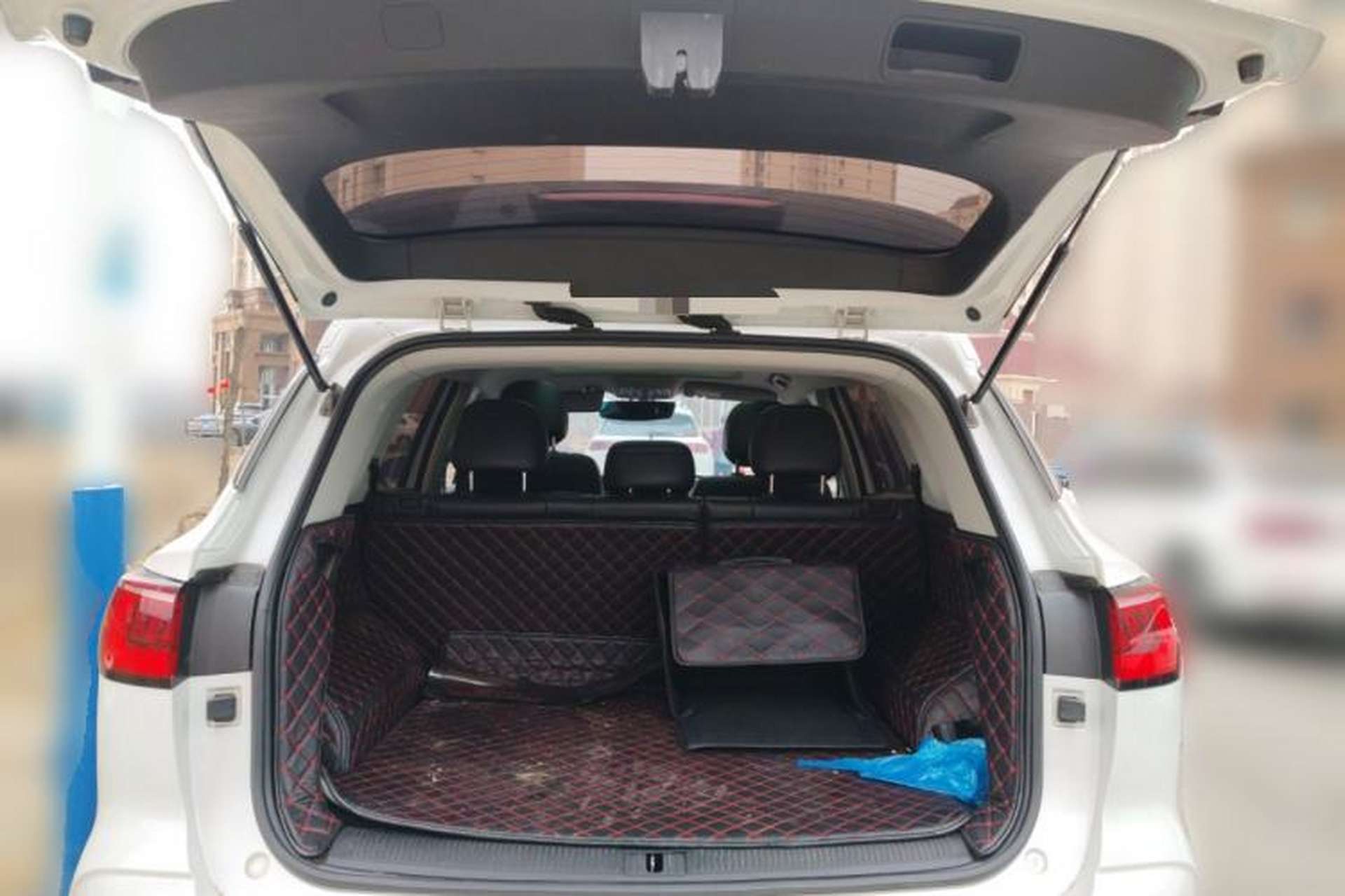 Used Roewe RX5 MAX 2019 300TGI Automatic 4G Connect Luxury Edition Trunk