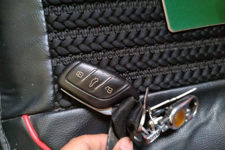 Used Roewe RX5 MAX 2019 300TGI Automatic Intelligent Driving Health Cabin Edition Vehicle Key