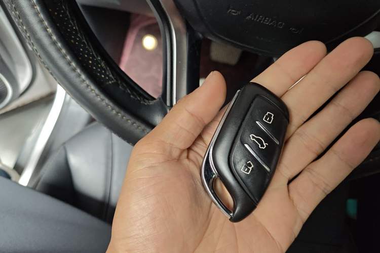 Used Roewe RX5 MAX 2019 300TGI Automatic Intelligent Driving Health Cabin Edition Vehicle Key