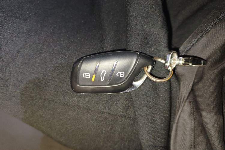 Used Roewe RX5 MAX 2019 300TGI Automatic 4G Connect Luxury Edition Vehicle Key