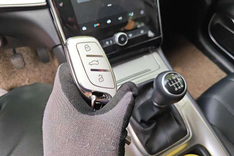Used Roewe RX5 MAX 2019 300TGI Manual 4G Connect Luxury Edition Vehicle Key