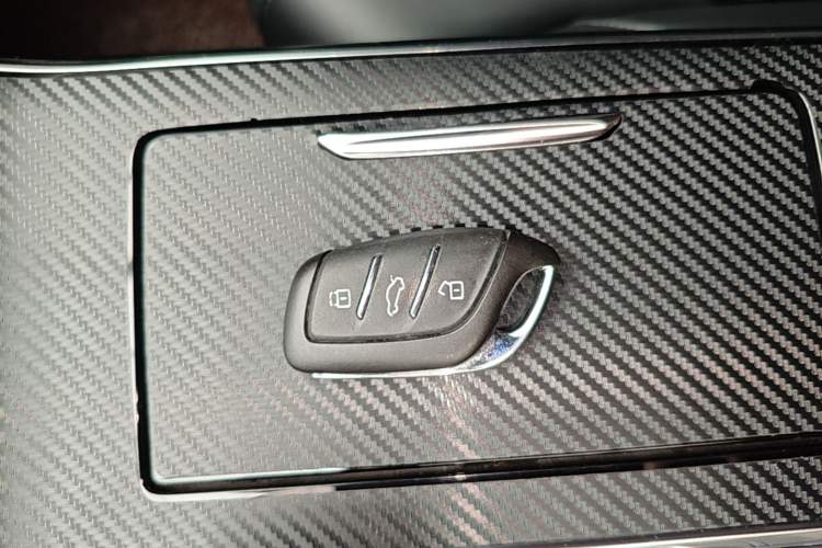 Used Roewe RX5 MAX 2019 300TGI Automatic Smart Cabin Luxury Edition Vehicle Key