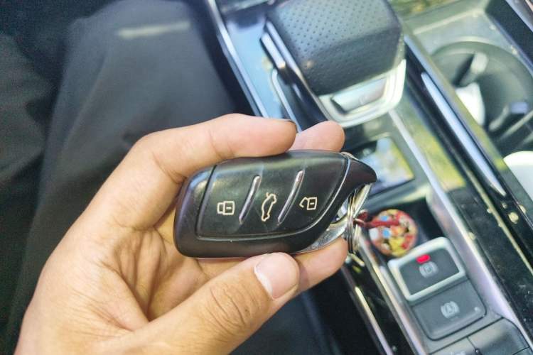 Used Roewe RX5 MAX 2019 300TGI Automatic Smart Cabin Luxury Edition Vehicle Key
