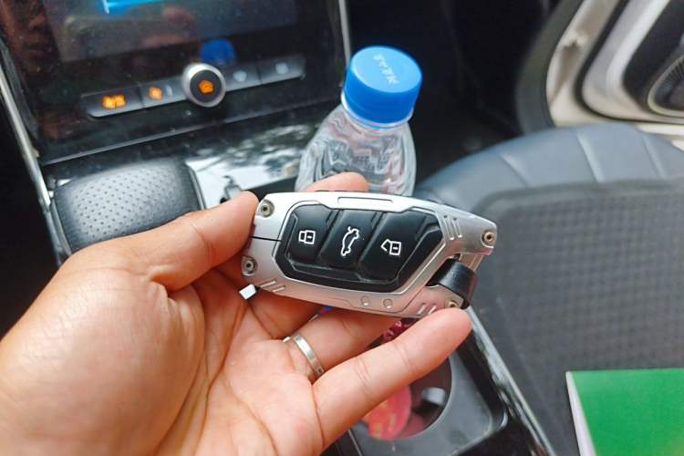 Used Roewe RX5 MAX 2019 300TGI Automatic 4G Connect Luxury Edition Vehicle Key