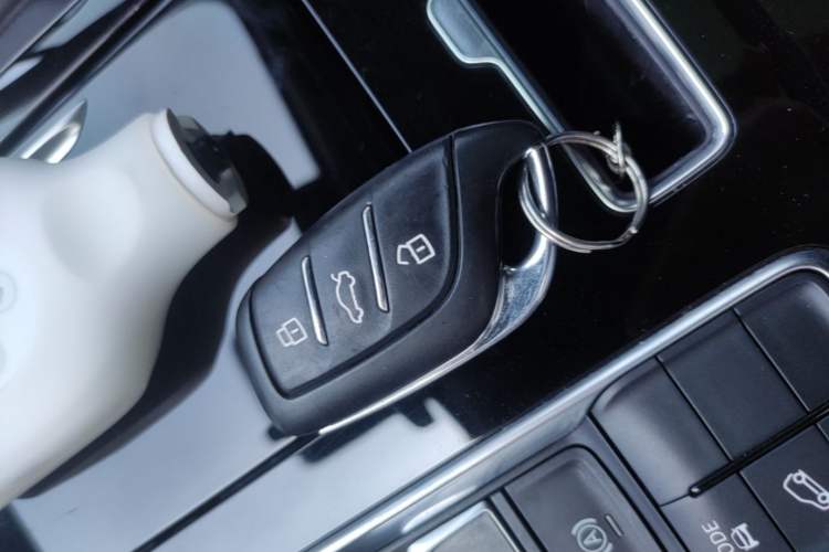 Used Roewe RX5 MAX 2019 300TGI Automatic Smart Cabin Flagship Edition Vehicle Key