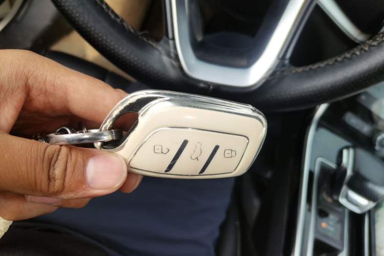 Used Roewe RX5 MAX 2019 300TGI Automatic 4G Connect Luxury Edition Vehicle Key