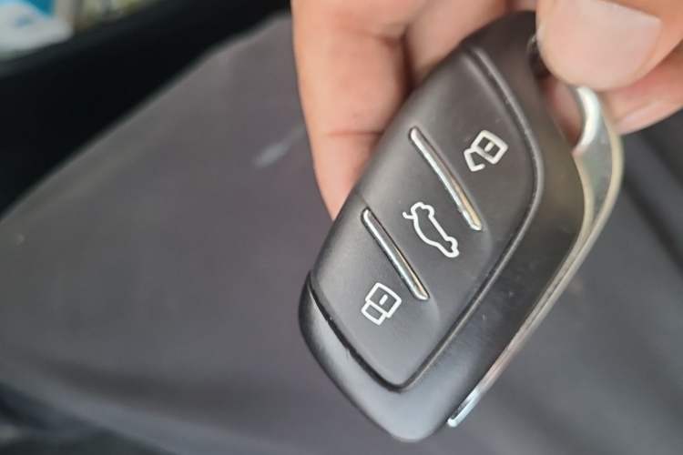 Used Roewe RX5 MAX 2019 300TGI Automatic Smart Cabin Luxury Edition Vehicle Key