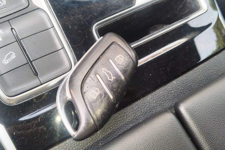 Used Roewe RX5 MAX 2019 300TGI Automatic 4G Connect Luxury Edition Vehicle Key
