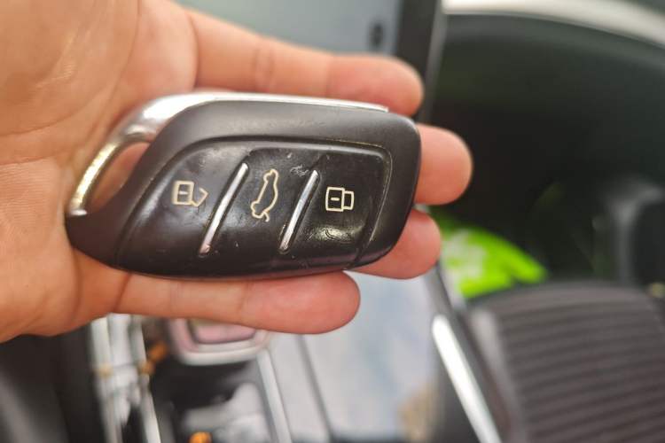 Used Roewe RX5 MAX 2019 300TGI Automatic 4G Connect Luxury Edition Vehicle Key