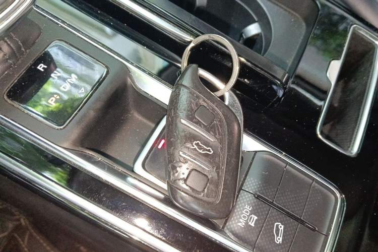Used Roewe RX5 MAX 2019 300TGI Automatic 4G Connect Luxury Edition Vehicle Key