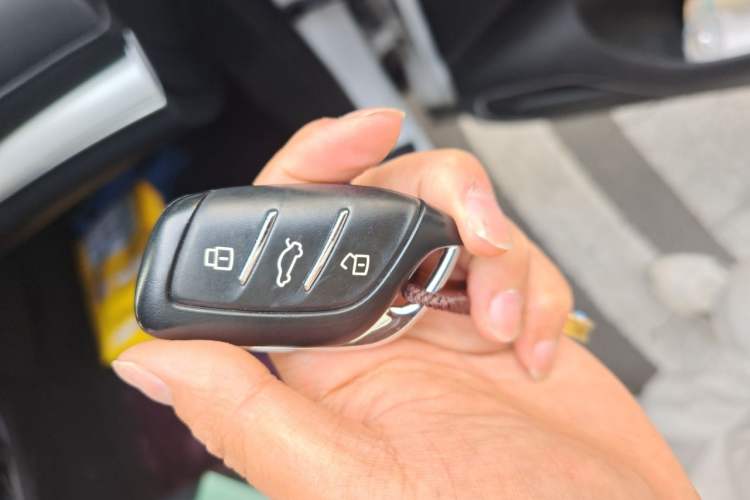 Used Roewe RX5 MAX 2019 300TGI Automatic 4G Connect Luxury Edition Vehicle Key