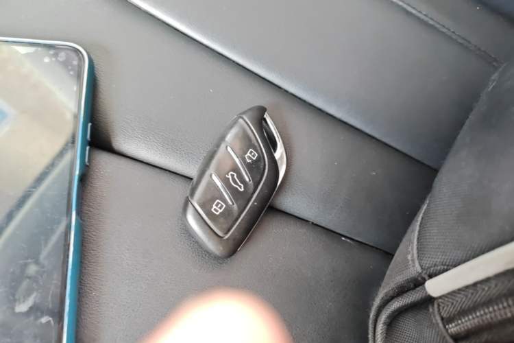 Used Roewe RX5 MAX 2019 300TGI Automatic 4G Connect Luxury Edition Vehicle Key