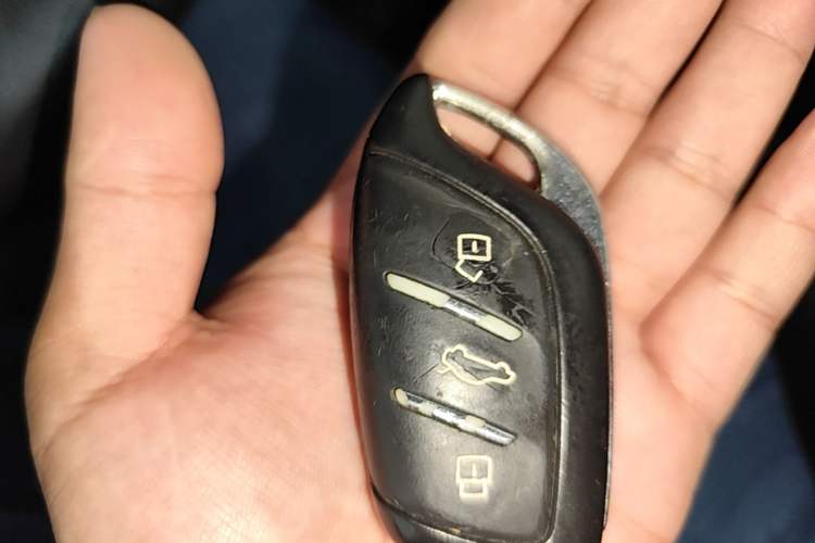 Used Roewe RX5 MAX 2019 300TGI Automatic Smart Cabin Luxury Edition Vehicle Key