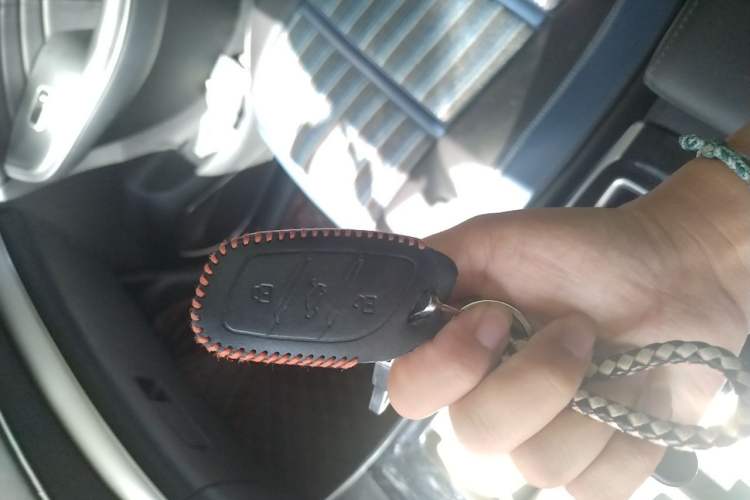 Used Roewe RX5 MAX 2019 400TGI Automatic 4G Connect Luxury Edition Vehicle Key