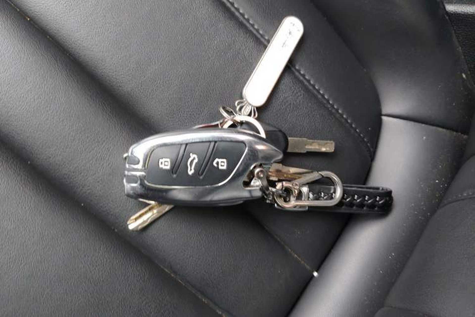 Used Roewe RX5 MAX 2019 300TGI Automatic 4G Connect Luxury Edition Vehicle Key