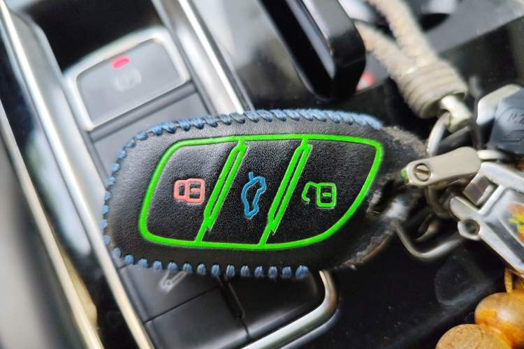 Used Roewe RX5 MAX 2019 300TGI Automatic 4G Connect Luxury Edition Vehicle Key