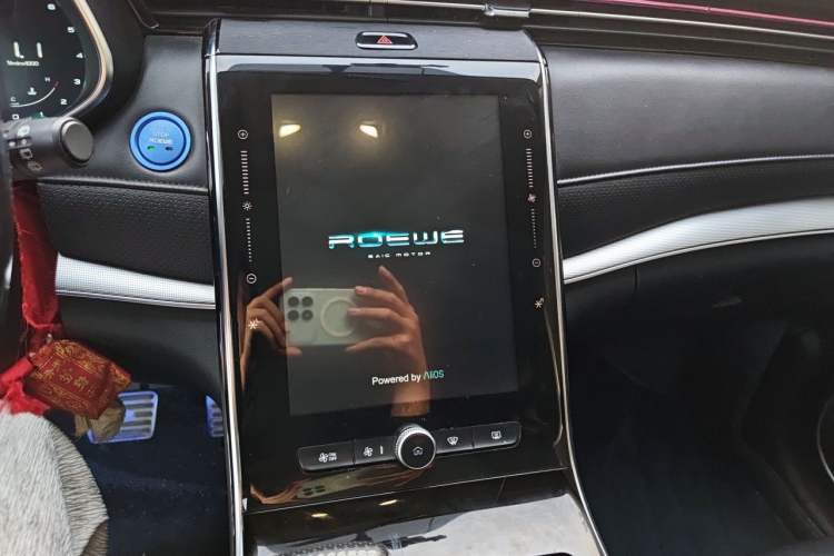 Used Roewe RX5 MAX 2019 300TGI Automatic 4G Connect Luxury Edition Audio And AC Panel