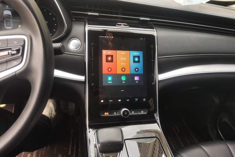 Used Roewe RX5 MAX 2019 300TGI Automatic 4G Connect Luxury Edition Audio And AC Panel