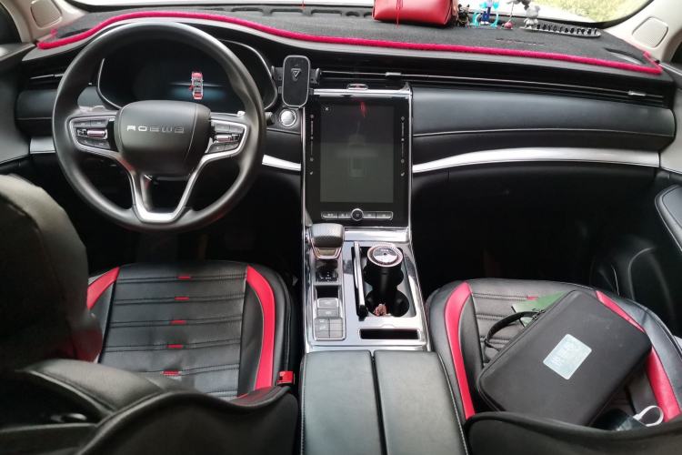 Used Roewe RX5 MAX 2019 300TGI Automatic 4G Connect Luxury Edition Center Console