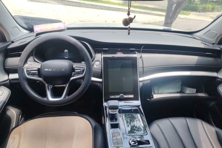 Used Roewe RX5 MAX 2019 300TGI Automatic 4G Connect Luxury Edition Center Console