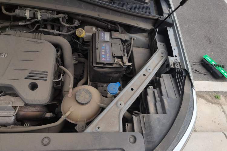 Used Roewe RX5 MAX 2019 300TGI Automatic 4G Connect Luxury Edition Engine Bay Left