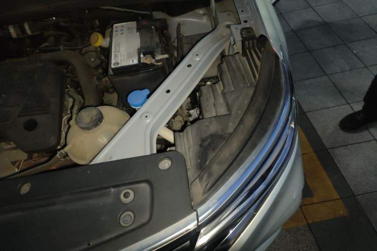 Used Roewe RX5 MAX 2019 300TGI Automatic 4G Connect Luxury Edition Engine Bay Left