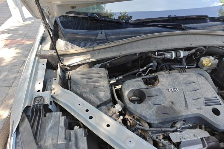 Used Roewe RX5 MAX 2019 300TGI Automatic 4G Connect Luxury Edition Engine Bay Right