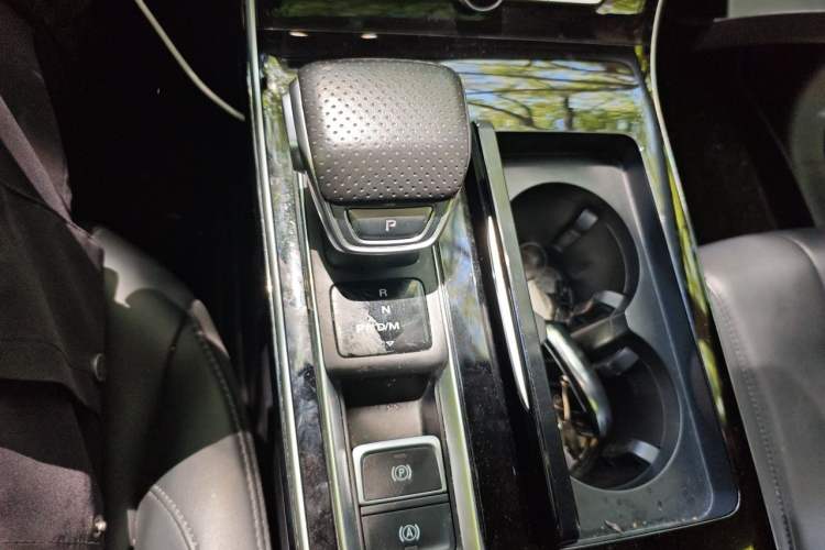 Used Roewe RX5 MAX 2019 300TGI Automatic Smart Cabin Luxury Edition Gear Lever