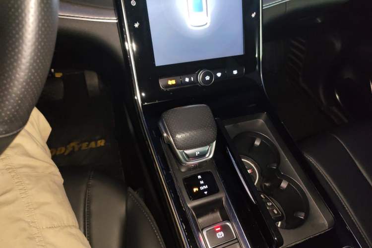Used Roewe RX5 MAX 2019 300TGI Automatic 4G Connect Luxury Edition Gear Lever