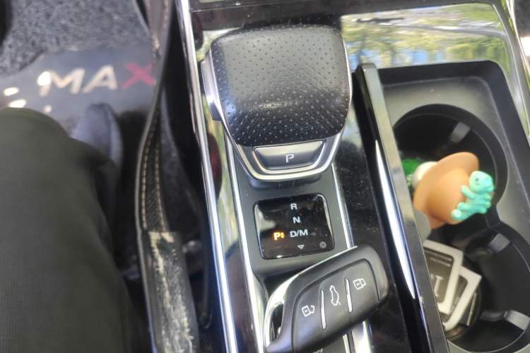 Used Roewe RX5 MAX 2019 300TGI Automatic Intelligent Driving Health Cabin Edition Gear Lever