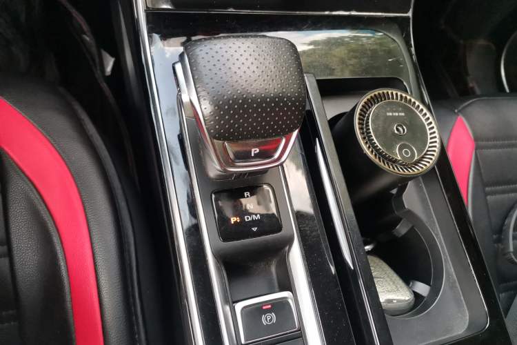 Used Roewe RX5 MAX 2019 300TGI Automatic 4G Connect Luxury Edition Gear Lever