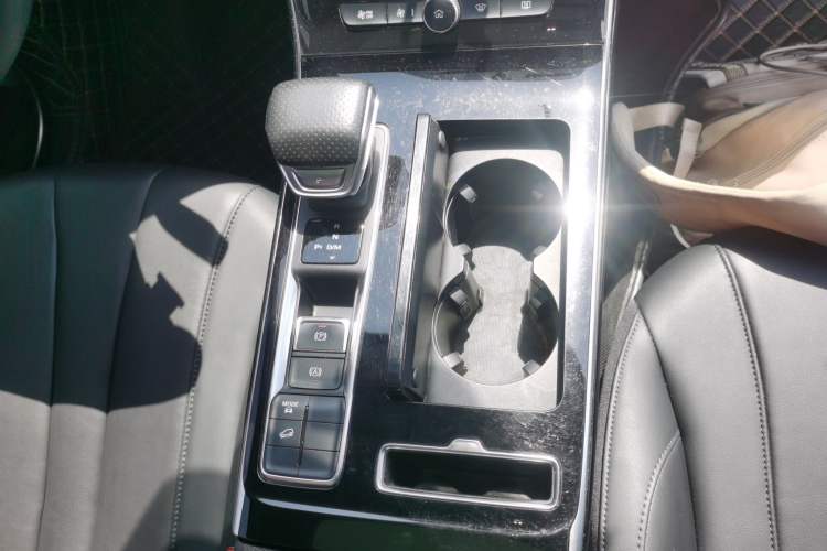 Used Roewe RX5 MAX 2019 300TGI Automatic 4G Connect Luxury Edition Gear Lever