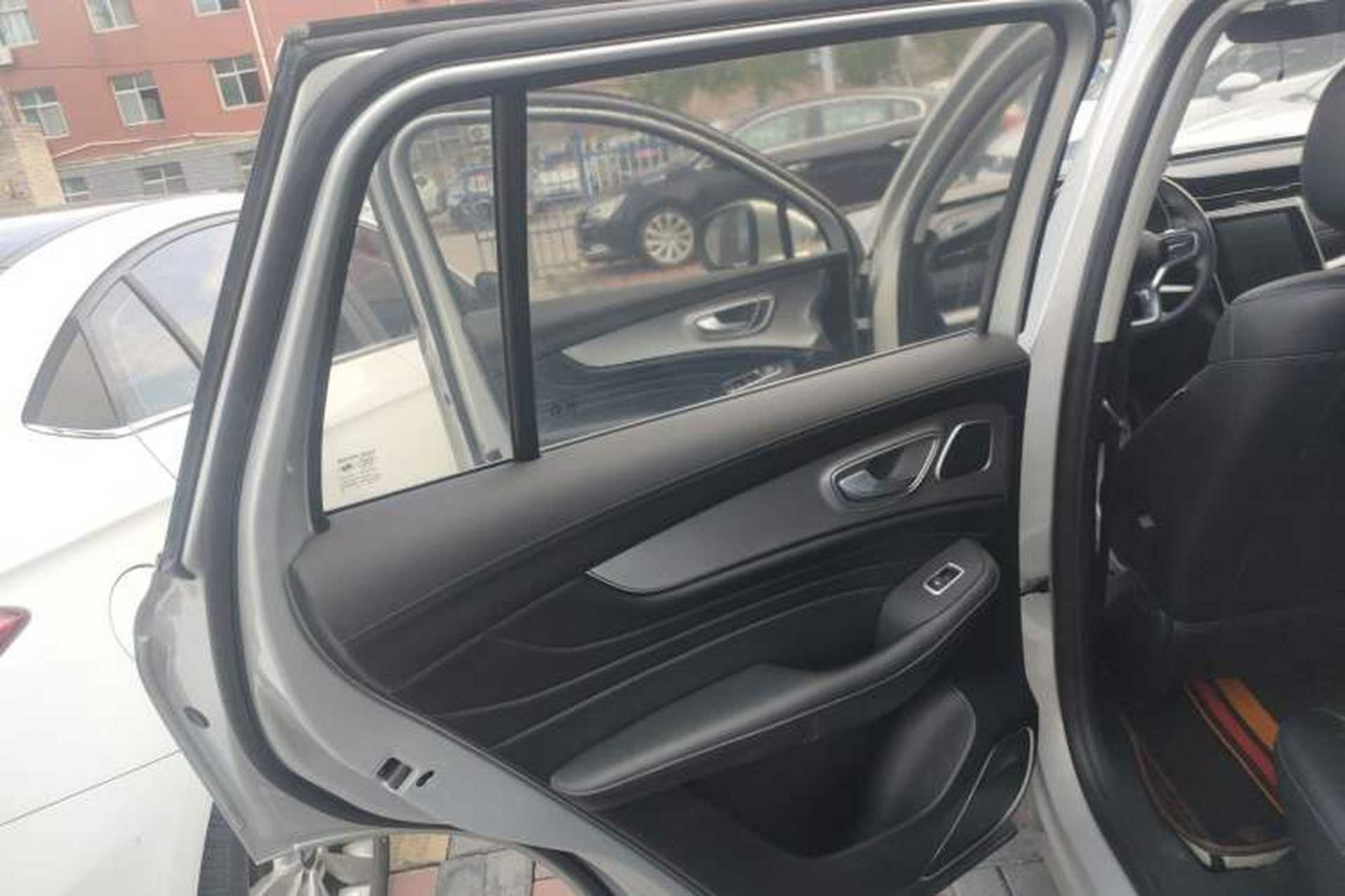 Used Roewe RX5 MAX 2019 400TGI Automatic 4G Connect Luxury Edition Left Rear Door Interior