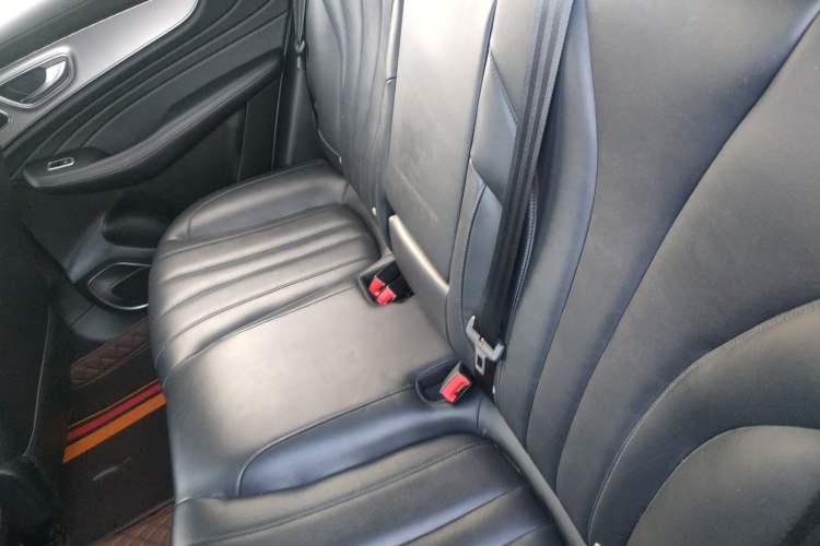 Used Roewe RX5 MAX 2019 400TGI Automatic 4G Connect Luxury Edition Left Rear Seat
