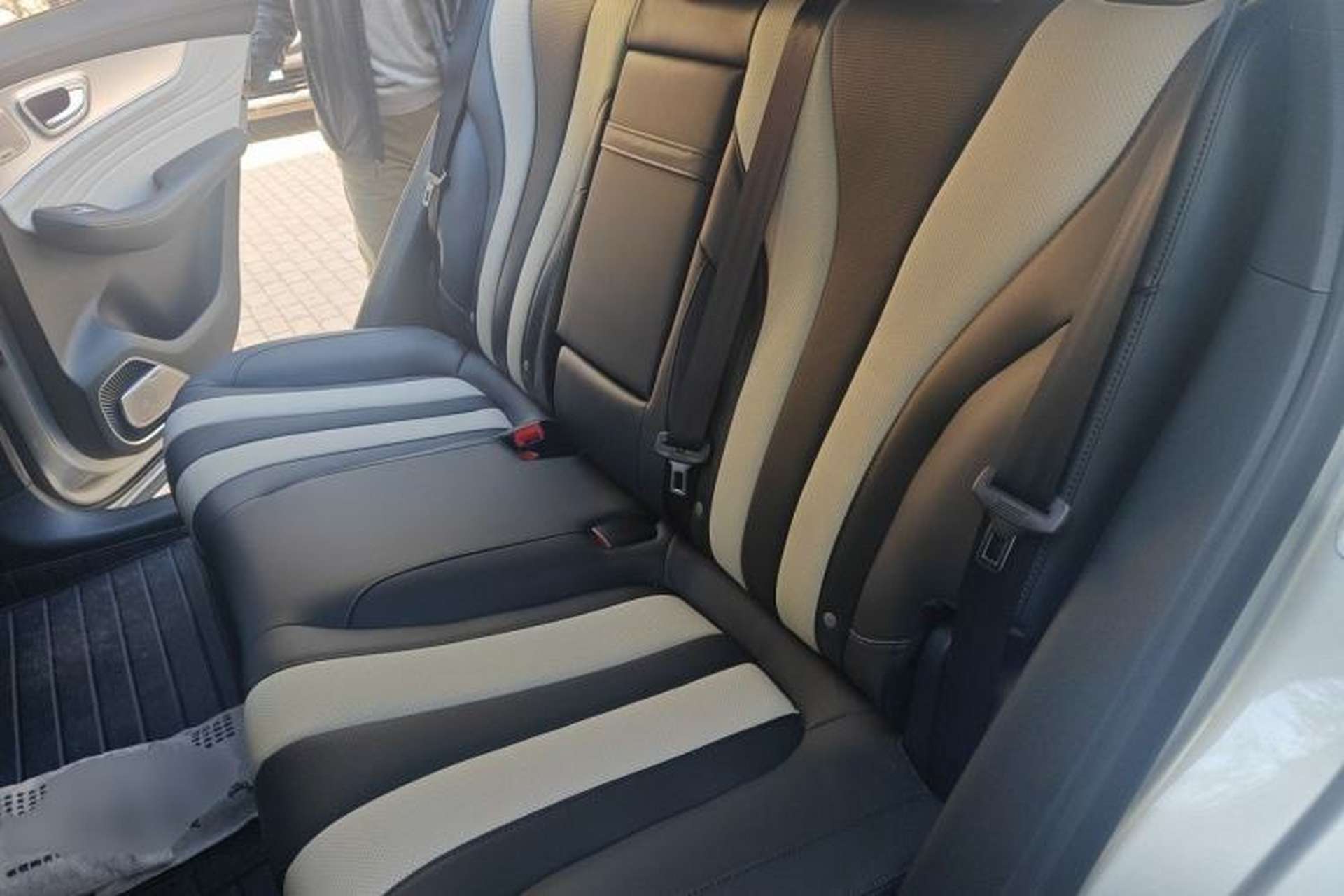 Used Roewe RX5 MAX 2019 400TGI Automatic All-Wheel Drive Smart Cabin Supreme Edition Left Rear Seat