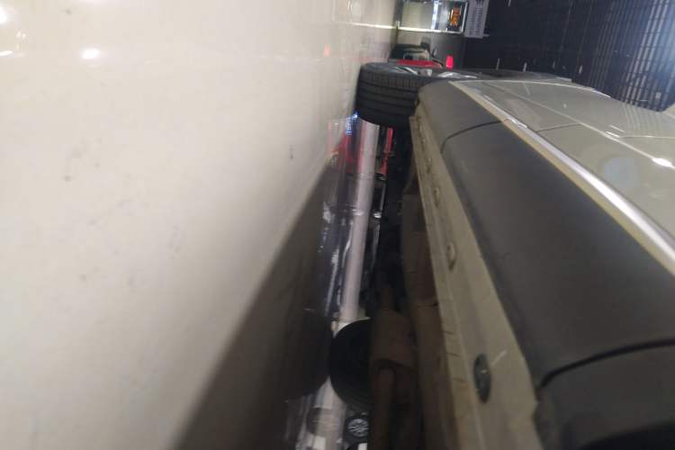 Used Roewe RX5 MAX 2019 300TGI Automatic 4G Connect Luxury Edition Left Side Sill